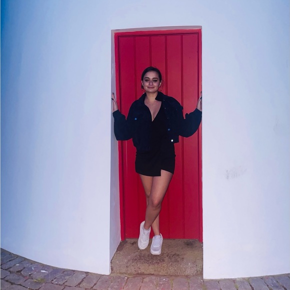 Meet your Posher, Kat - Picture 3 of 15